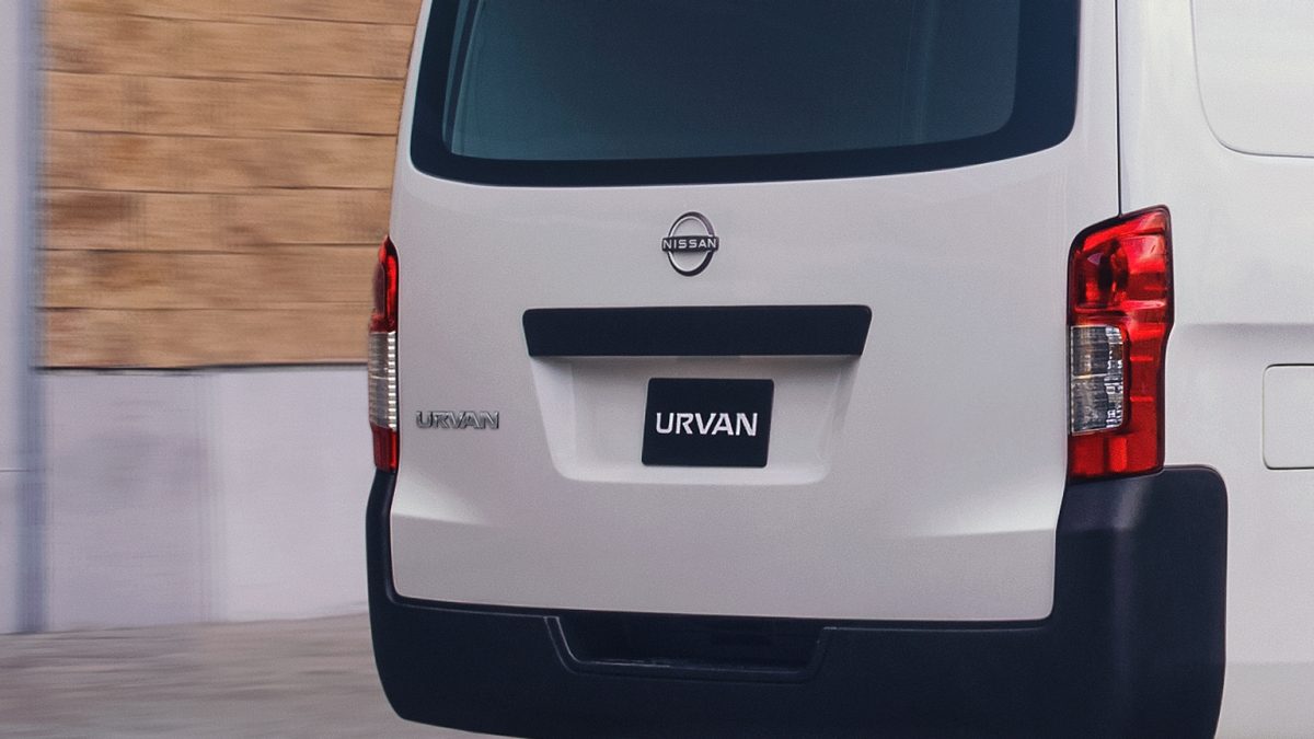 Nissan Urvan 2023 compuerta exterior treasera